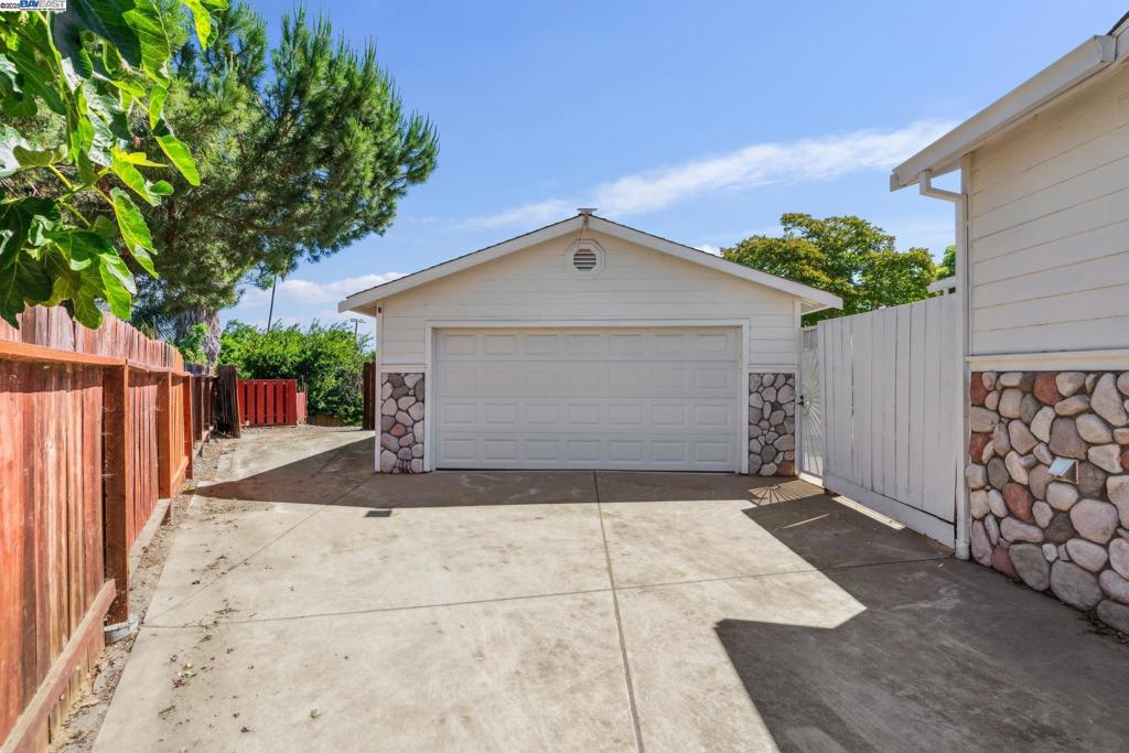 VINE HILL - Residential