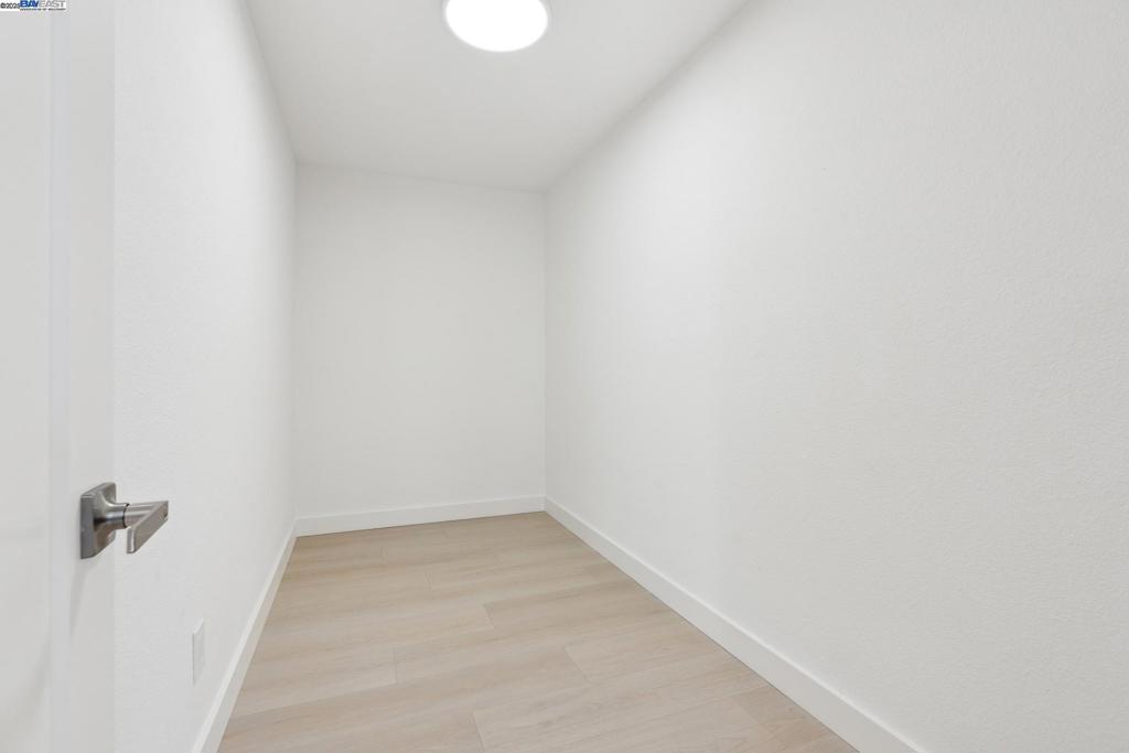 VINE HILL - Residential