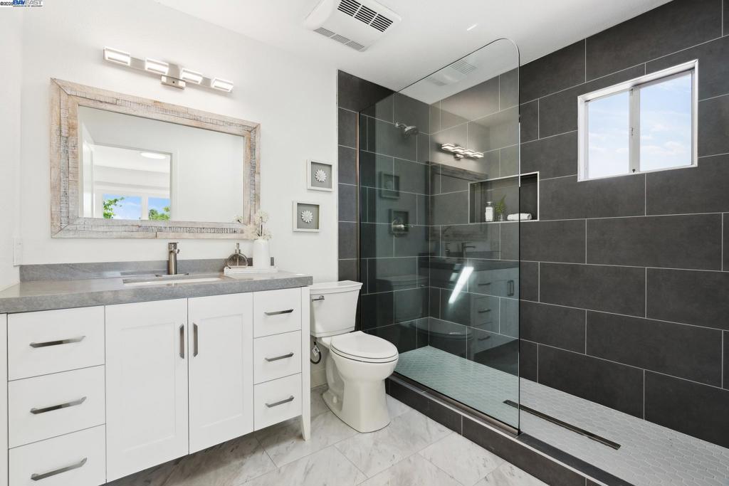 VINE HILL - Residential