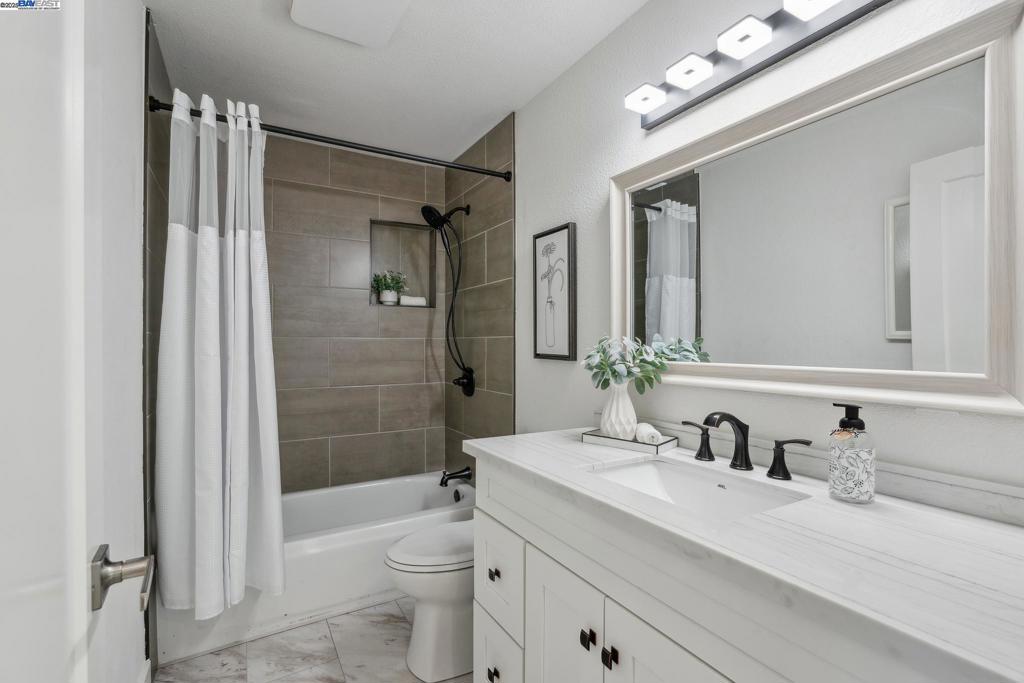 VINE HILL - Residential