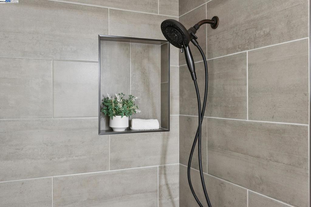 VINE HILL - Residential