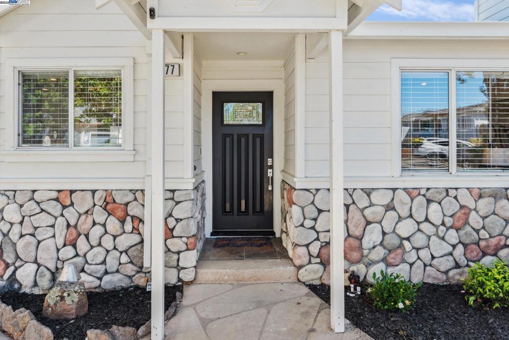 VINE HILL - Residential