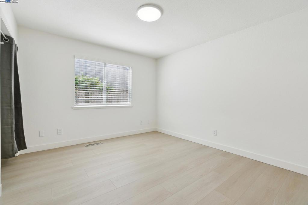 VINE HILL - Residential