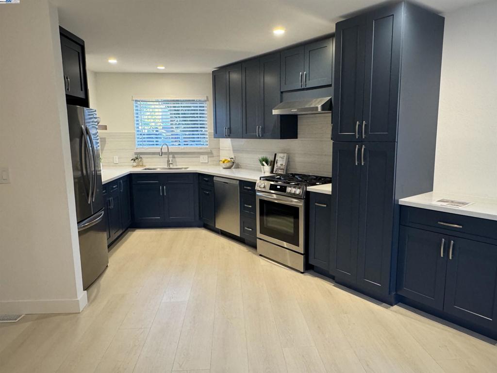 VINE HILL - Residential