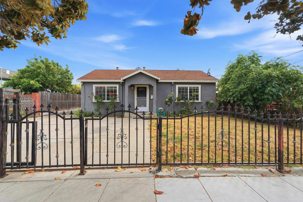 75 Melrose Avenue