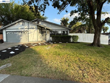 1450 Oak Nob Way Sacramento CA 95833