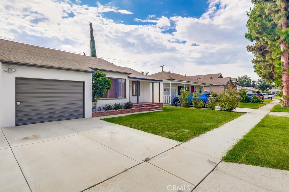 5432 Oliva Avenue