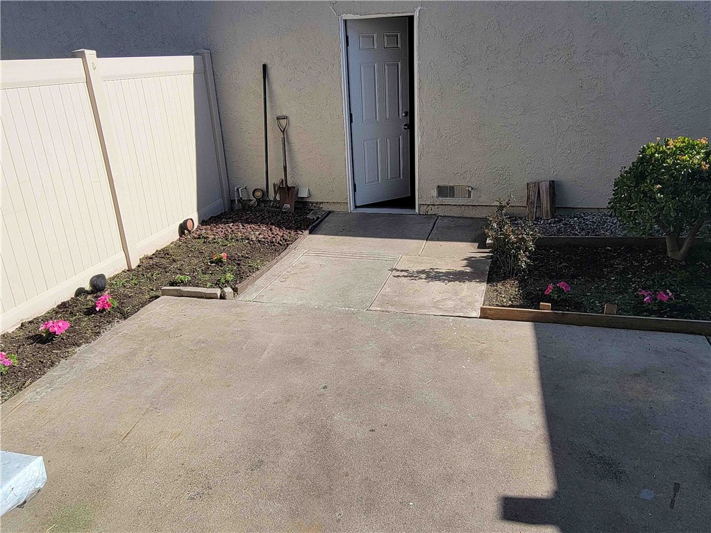 Casitas Townhomes - Residential Lease