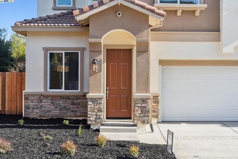 109 Creek View Cir Fairfield CA 94533