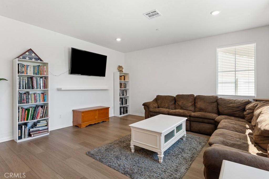 5085 Hoss Circle