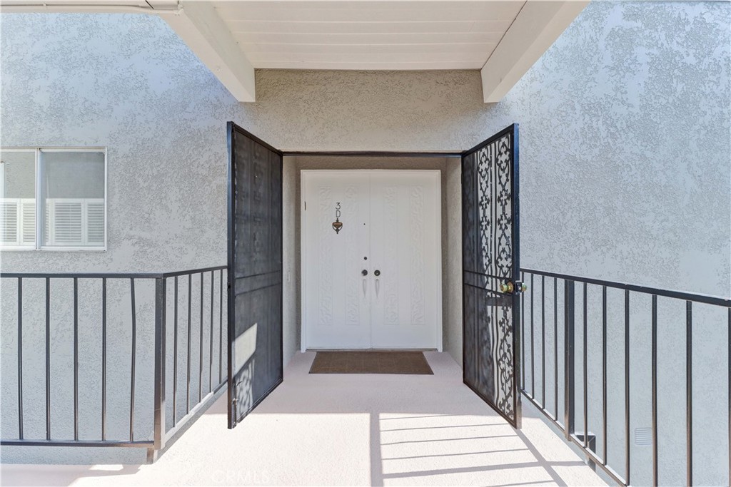 2404 Via Mariposa W 3D
