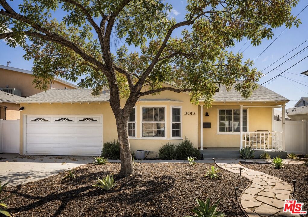 2012 N Screenland Drive