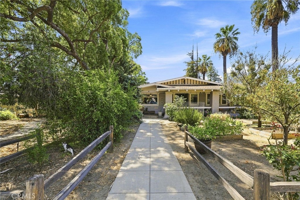 425 W E Street, Ontario CA 91762