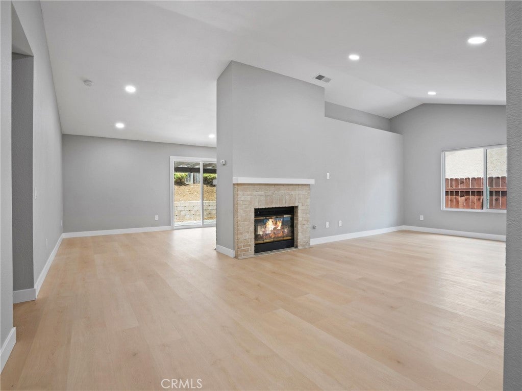 2402 W Sunrise Drive