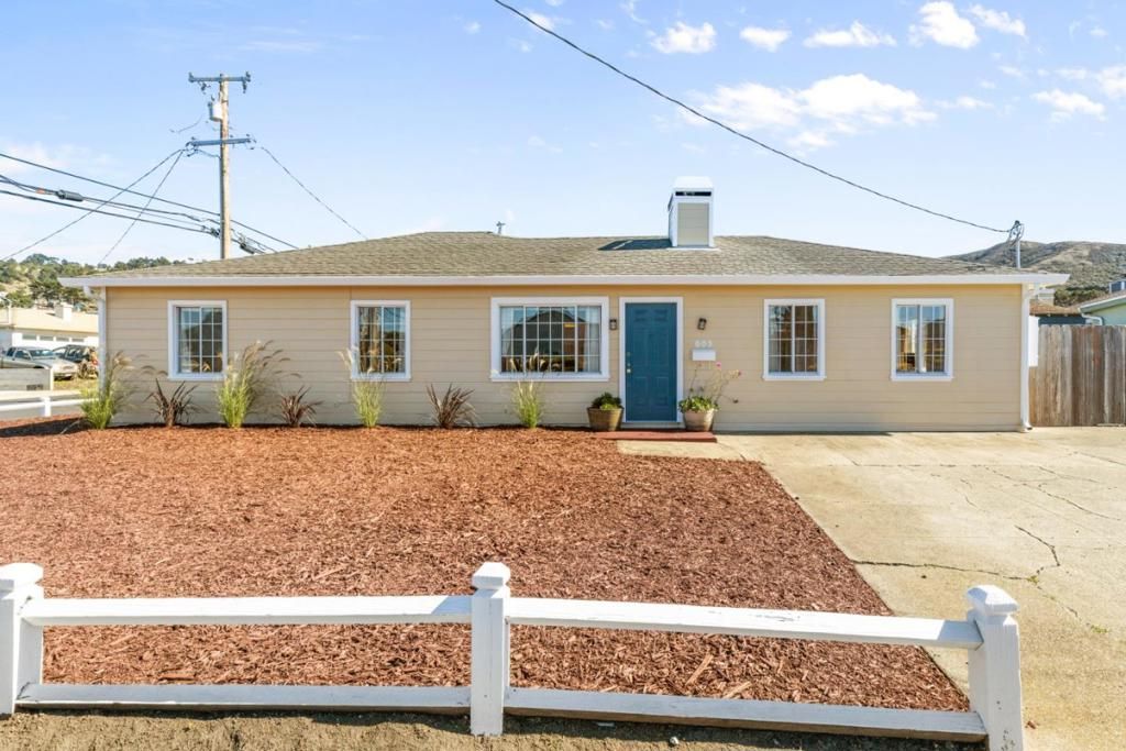 Photo of 603 Edgemar Avenue, Pacifica, CA 94044 (MLS # ML82025300)