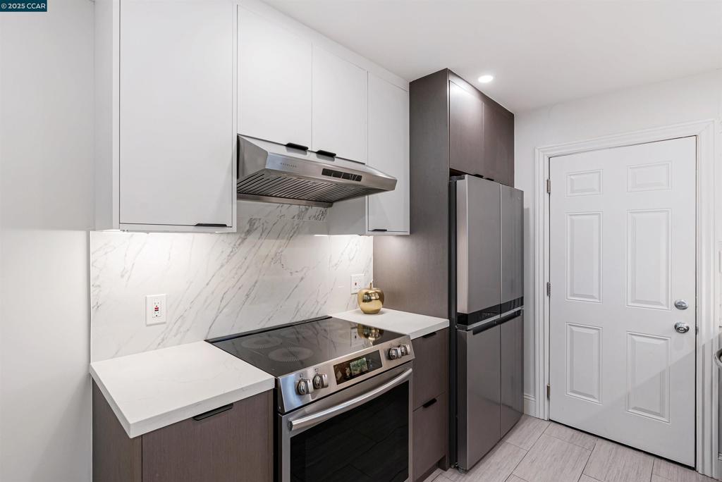 GREGORY GARDENS - Residential