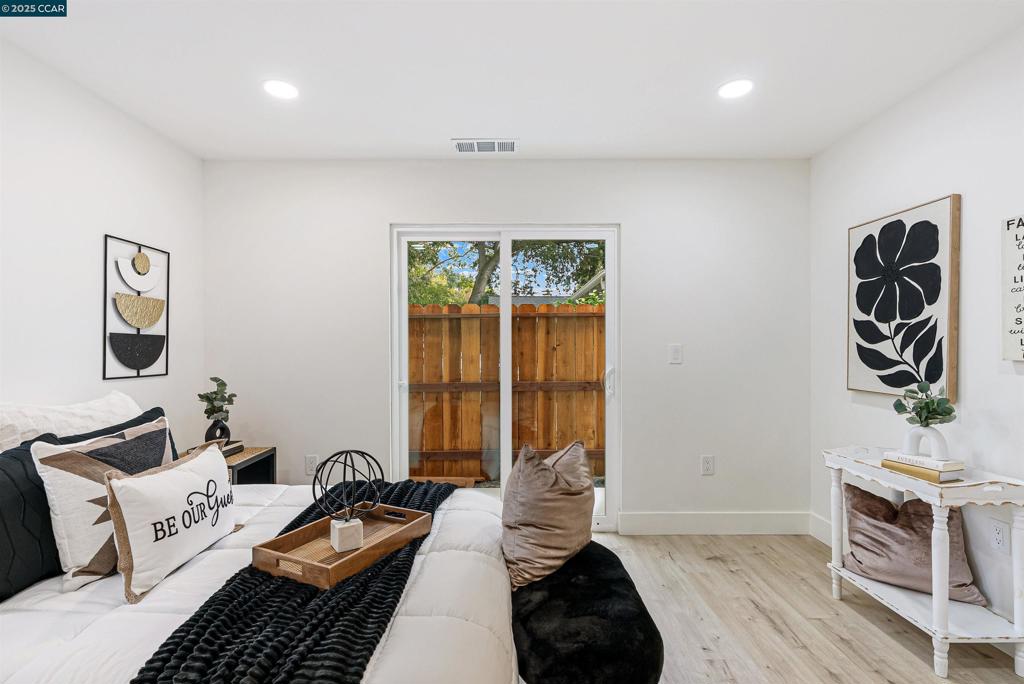 GREGORY GARDENS - Residential