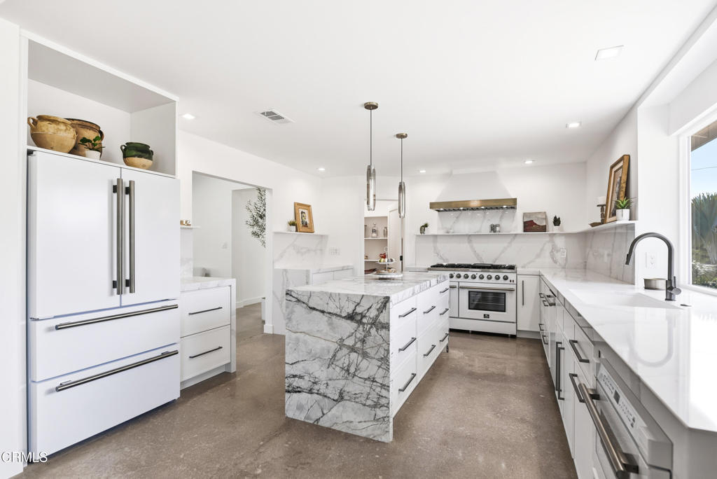 Las Posas Estates - 5249 - Residential