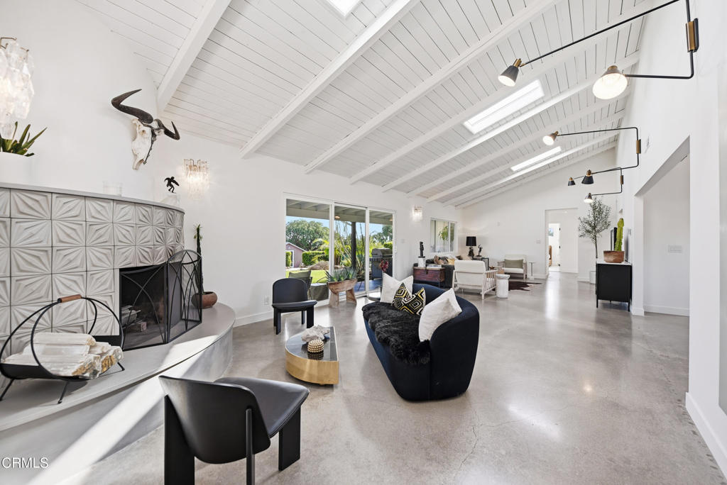 Las Posas Estates - 5249 - Residential