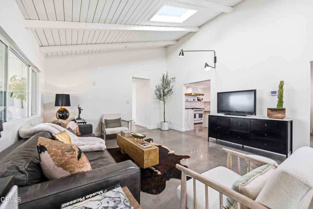 Las Posas Estates - 5249 - Residential