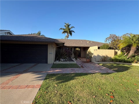 Photo of 2012 Nautilus Lane, Newport Beach, CA 92660 (MLS # NP26169603)