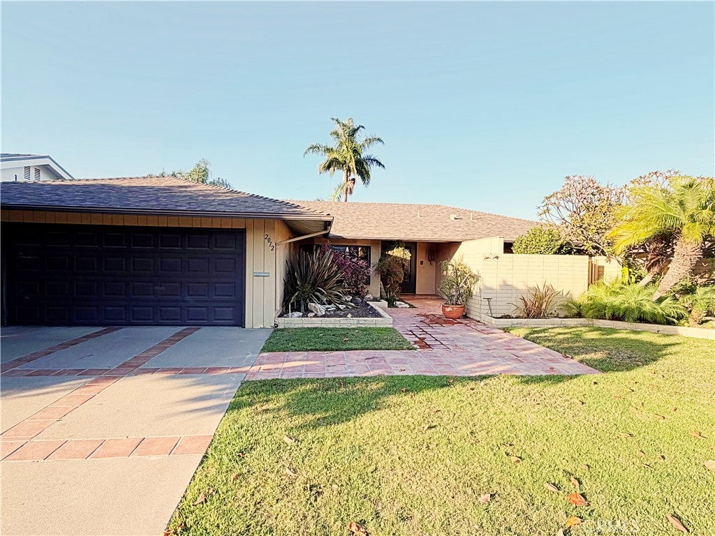 Photo of 2012 Nautilus Lane, Newport Beach, CA 92660 (MLS # NP26169603)