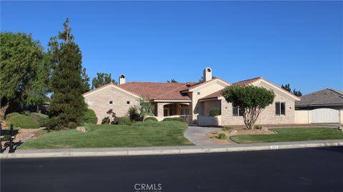 Photo of 12913 Ivanpah RD, Apple Valley, CA 92308 (MLS # PW26138676)