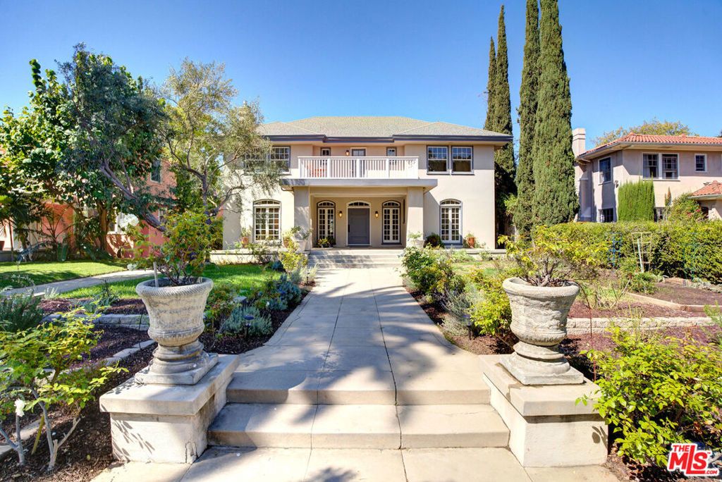 Photo of 1663 Virginia Road, Los Angeles, CA 90019 (MLS # 25604383)