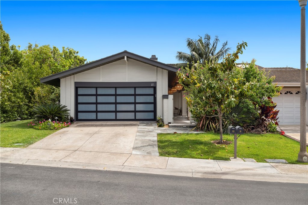 11 Mainsail Drive