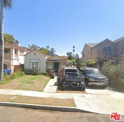 Photo of 3702 Ocean View Avenue, Los Angeles, CA 90066 (MLS # 25626251)