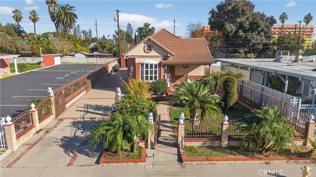 606 N Park Ave, Pomona CA 91768