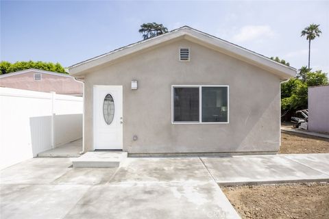Photo of 15849 Marlin Place, Van Nuys, CA 91406 (MLS # SR25143427) Photo of 15849 Marlin Place, Van Nuys, CA 91406 (MLS # SR25143427)