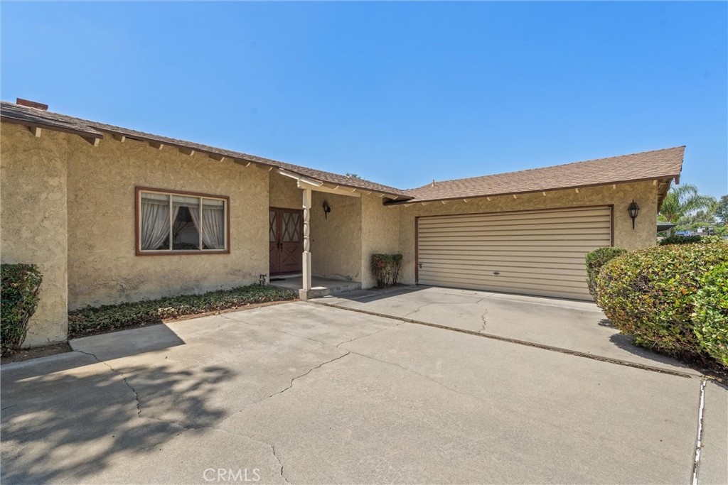 3412 N San Joaquin