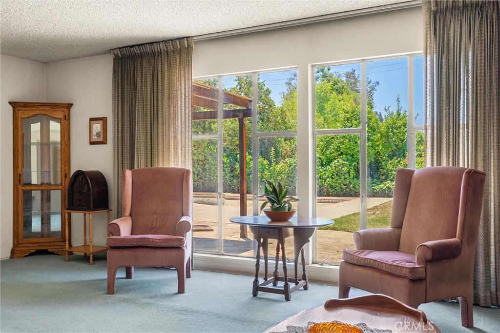3412 N San Joaquin