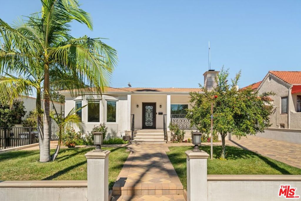 Photo of 1259 Western Avenue, Glendale, CA 91201 (MLS # 26101632)