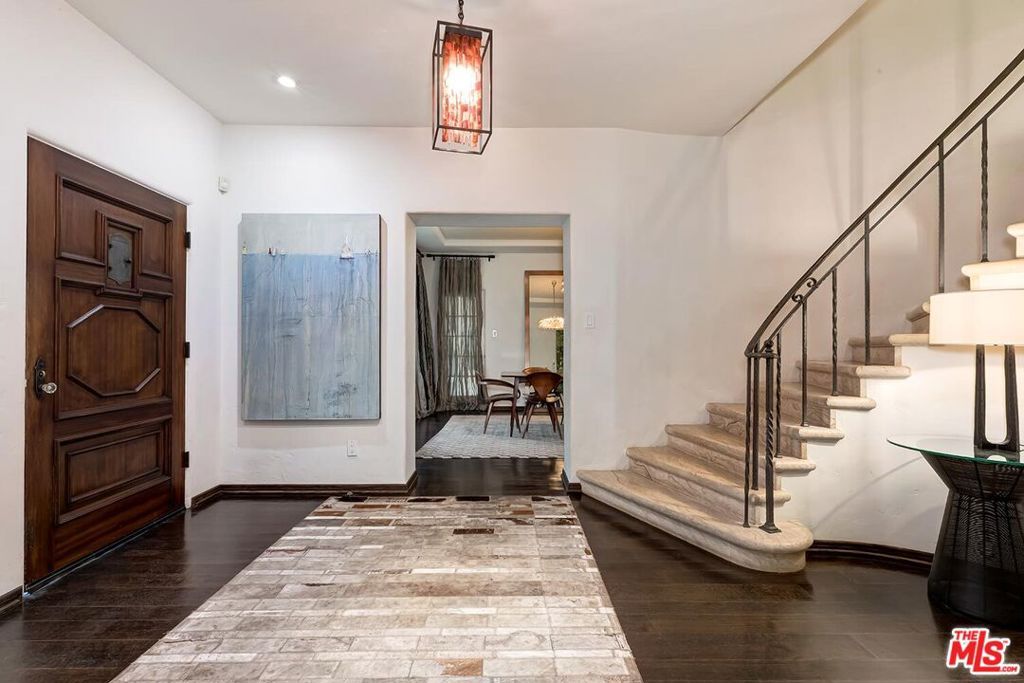 Photo of 10778 Weyburn Avenue, Los Angeles, CA 90024 (MLS # 25596957)