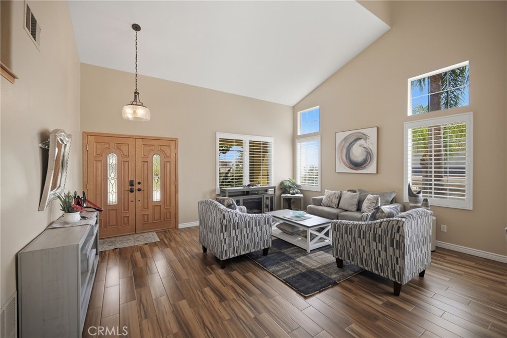 5526 Cheyenne Court