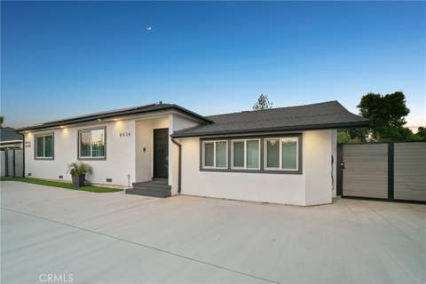 Photo of 8434 Oakdale Avenue, Winnetka, CA 91306 (MLS # SR26105233)