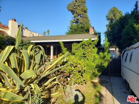 Photo of 5250 Highland View Avenue, Los Angeles, CA 90041 (MLS # 25631971)