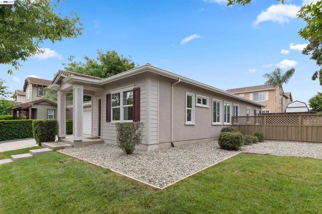 Photo of 327 Goodall Dr Dr, Mountain House, CA 95391 (MLS # 41132047)