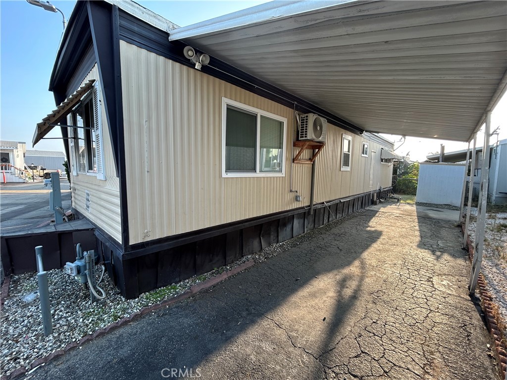 1045 N Azusa Ave. SPC 50