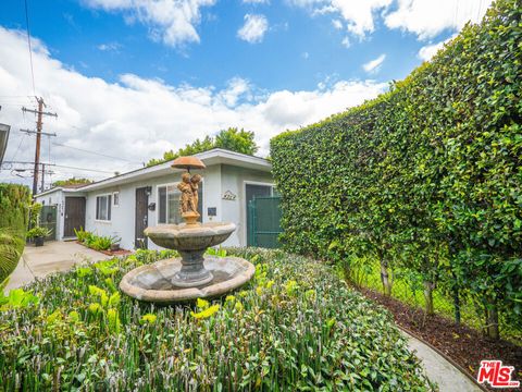 Photo of 4964 S Centinela Avenue, Los Angeles, CA 90066 (MLS # 25617873)