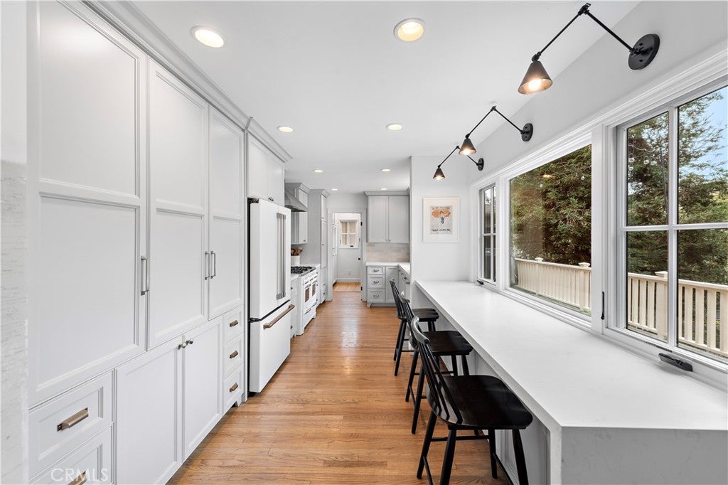 916 Bluebird Canyon Drive
