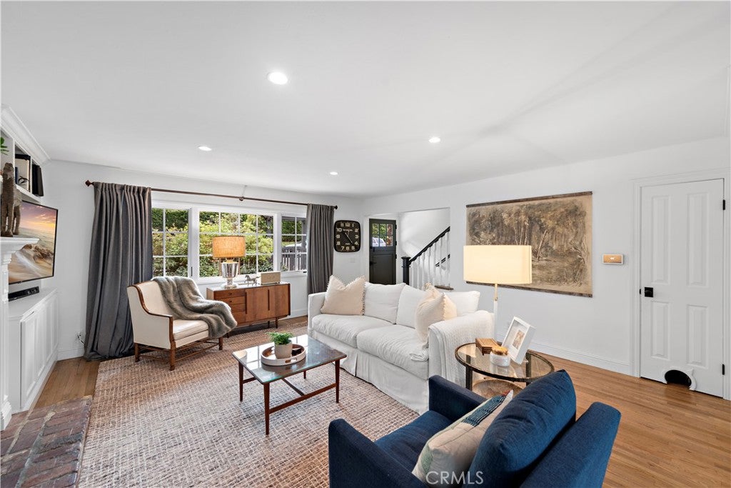 916 Bluebird Canyon Drive