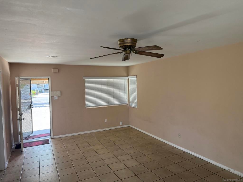 1422 S Maple