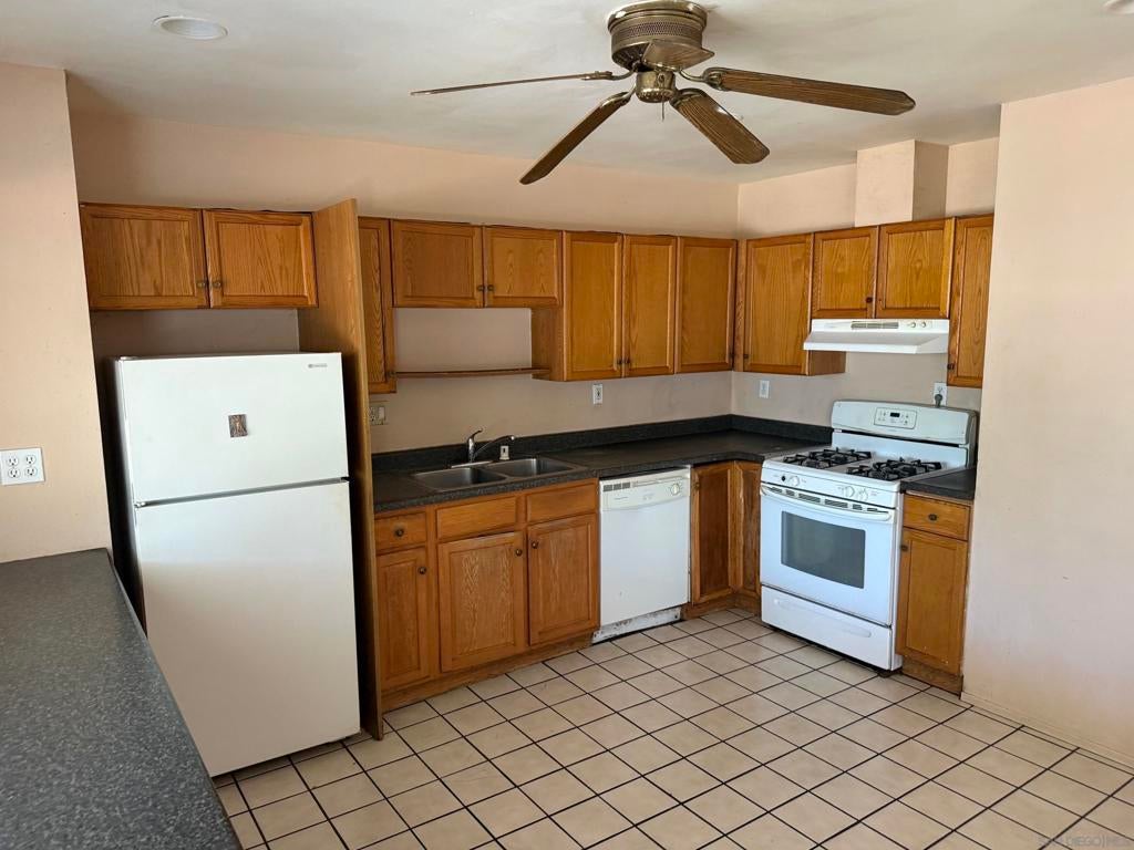 1422 S Maple
