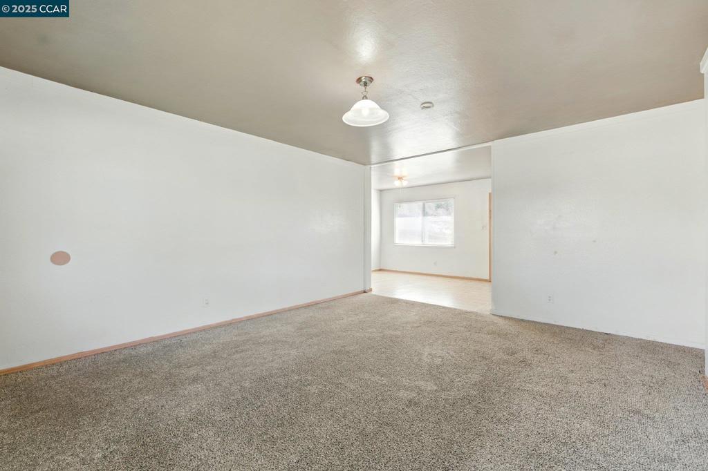 Properties 4 7105 Thomas Dr