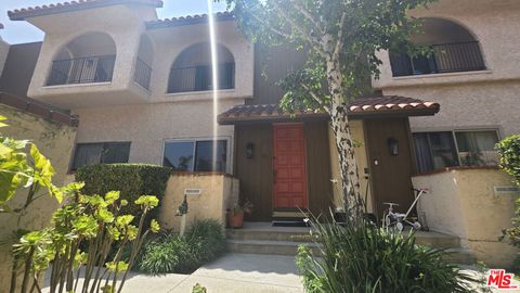 Photo of Burbank, CA 91504 (MLS # 26832437)