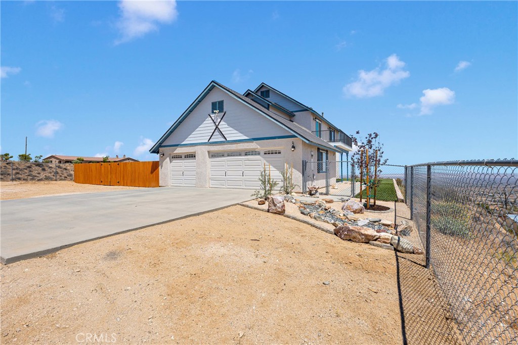 8316 Lona Lane