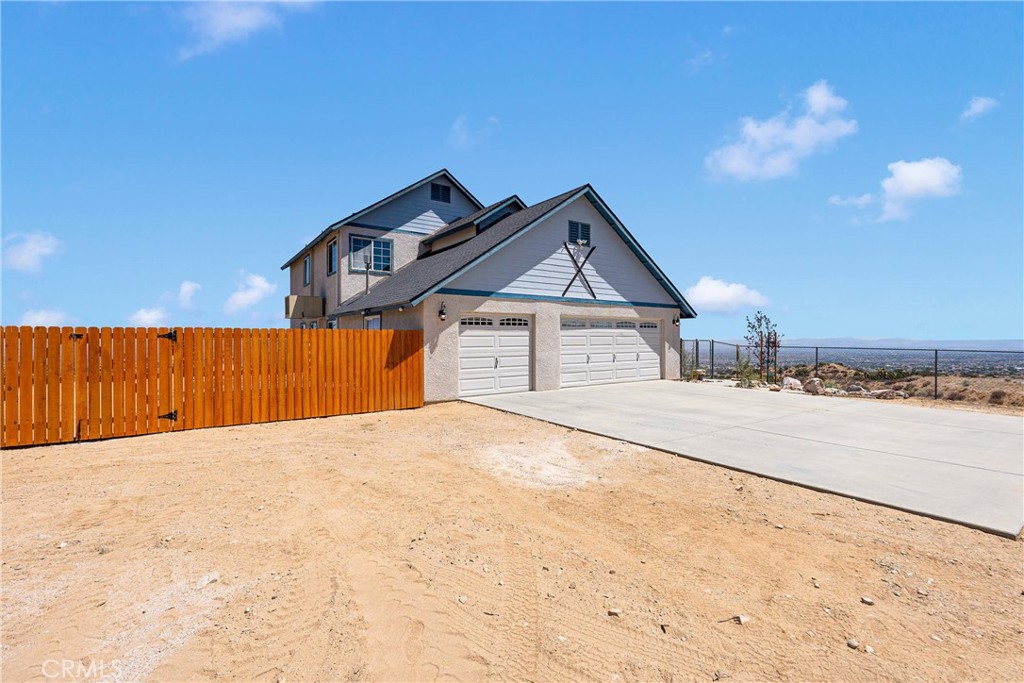 8316 Lona Lane